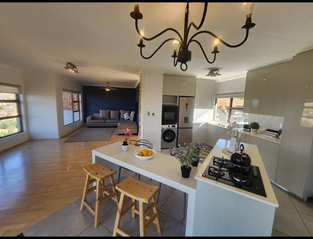 2 BEDROOM TOWNHOUSE FOR SALE IN BASSONIA